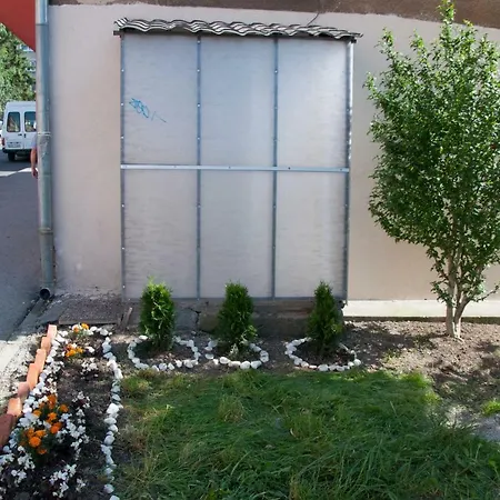 Bistrik Rose דירה