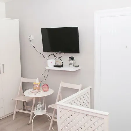 Bistrik Rose Apartment
